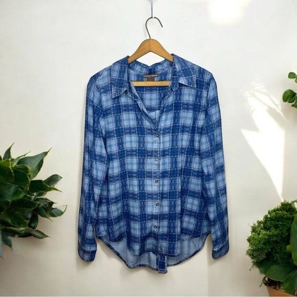CHELSEA & THEODORE Plaid V Neck Collard Button Down Button Back Blouse - Picture 1 of 10